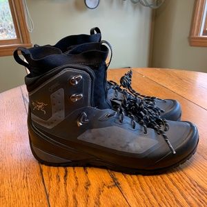 Arcteryx Bora Men’s Boot Size 12